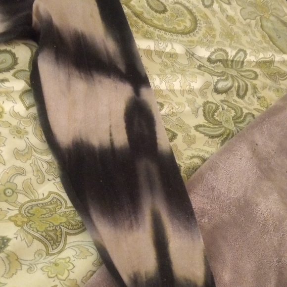 Black and Gray Tie-Dye Long Sleeve Top - Picture 9 of 13